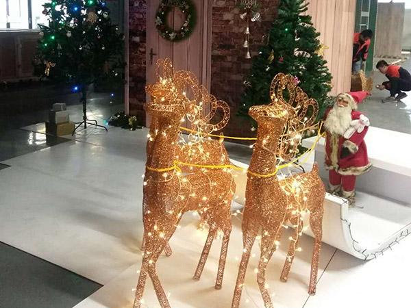 Замечательный Рождественский дом сделать из системы M-серии!