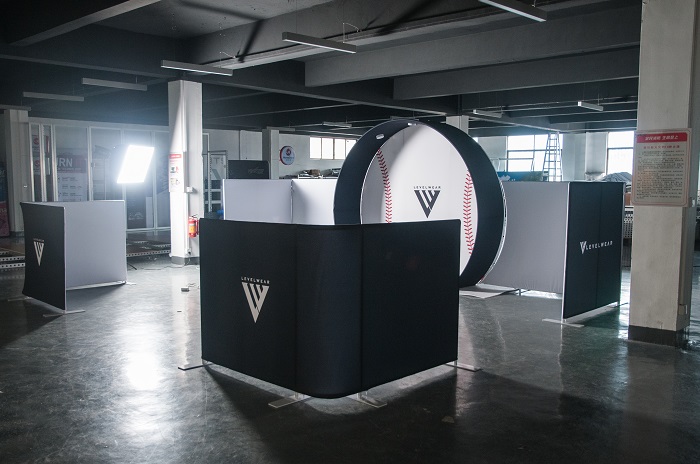 В выставочное оборудование Tianyu добавлены трубогиб и термоусадочная машина